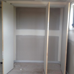 Wardrobes prior to Painting in Melbourne McKinnon